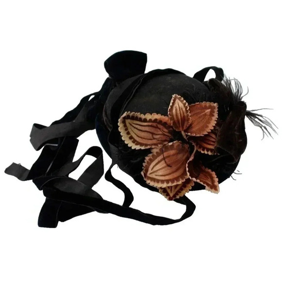 Vintage Antique 1800s / 1900s Women\'s Black Velvet Hat W/ Feathers Ties At Chin